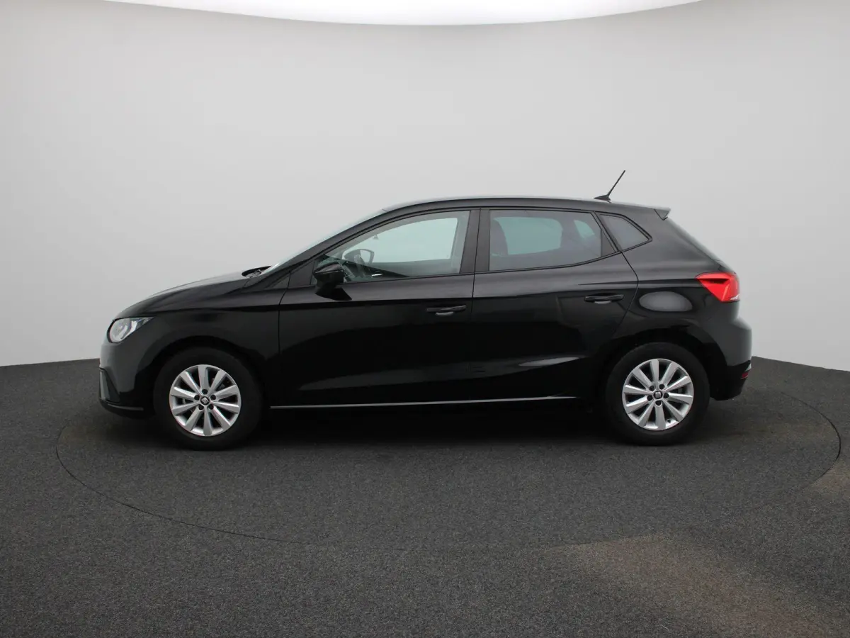 1.0 TSI Style Business Intense | Navigatie | Climate control | Parkeer sensoren | LMV | Camera | Cruise control | Apple Carplay | DAB