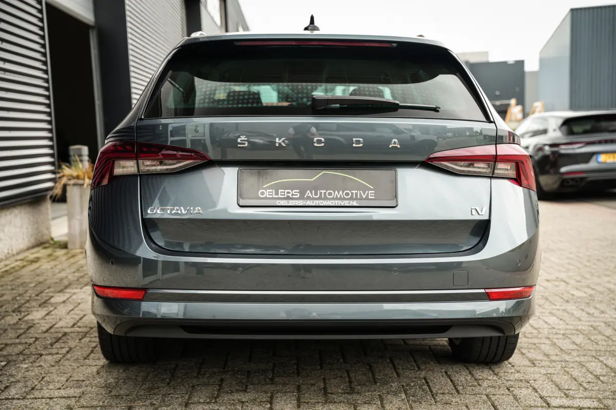 1.4 TSI IV First Edition | ACC | CarPlay | Clima | Navi | Standkachel | Head-up | Metallic |