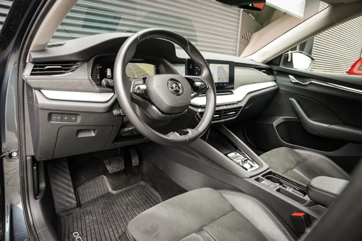 1.4 TSI IV First Edition | ACC | CarPlay | Clima | Navi | Standkachel | Head-up | Metallic |