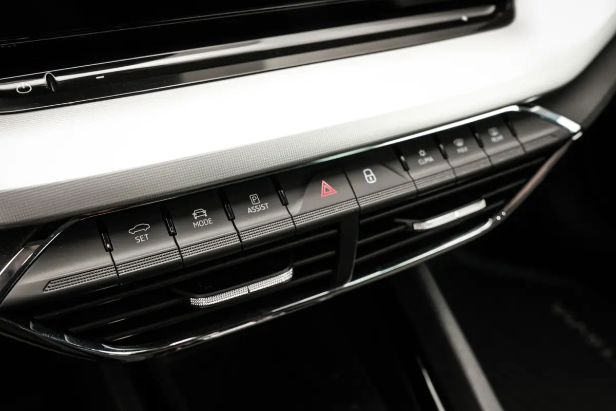 1.4 TSI IV First Edition | ACC | CarPlay | Clima | Navi | Standkachel | Head-up | Metallic |