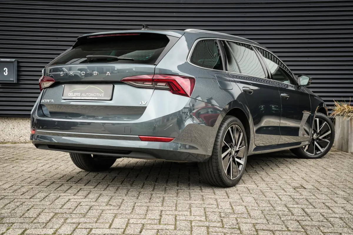 1.4 TSI IV First Edition | ACC | CarPlay | Clima | Navi | Standkachel | Head-up | Metallic |