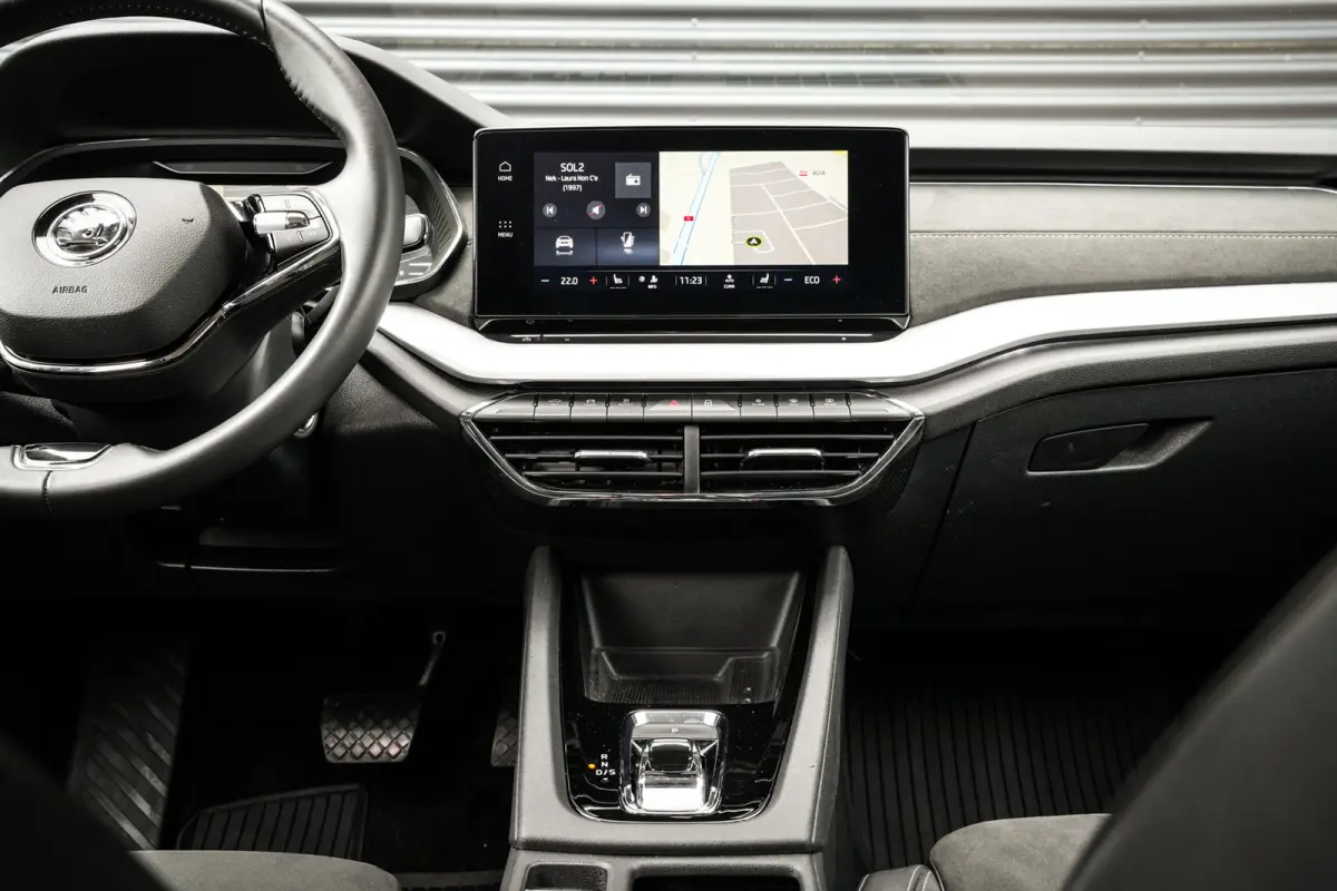 1.4 TSI IV First Edition | ACC | CarPlay | Clima | Navi | Standkachel | Head-up | Metallic |