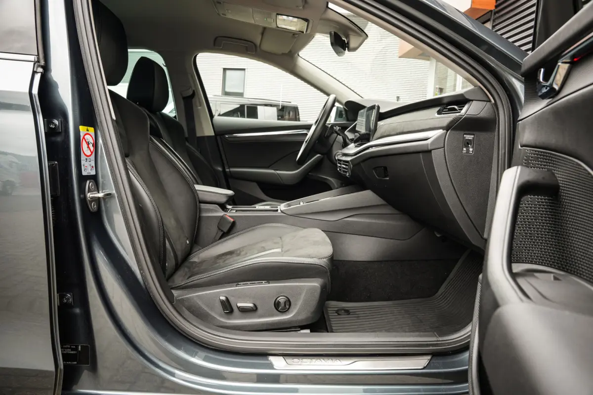1.4 TSI IV First Edition | ACC | CarPlay | Clima | Navi | Standkachel | Head-up | Metallic |