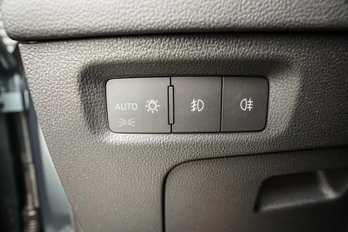 1.4 TSI IV First Edition | ACC | CarPlay | Clima | Navi | Standkachel | Head-up | Metallic |