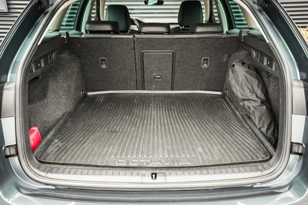 1.4 TSI IV First Edition | ACC | CarPlay | Clima | Navi | Standkachel | Head-up | Metallic |