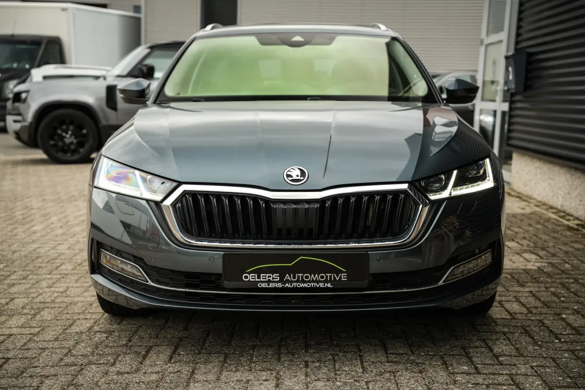 1.4 TSI IV First Edition | ACC | CarPlay | Clima | Navi | Standkachel | Head-up | Metallic |