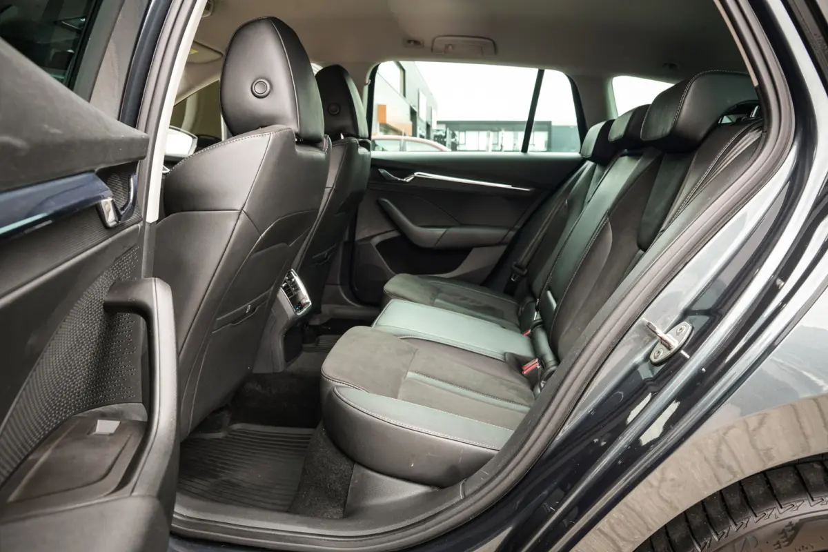 1.4 TSI IV First Edition | ACC | CarPlay | Clima | Navi | Standkachel | Head-up | Metallic |