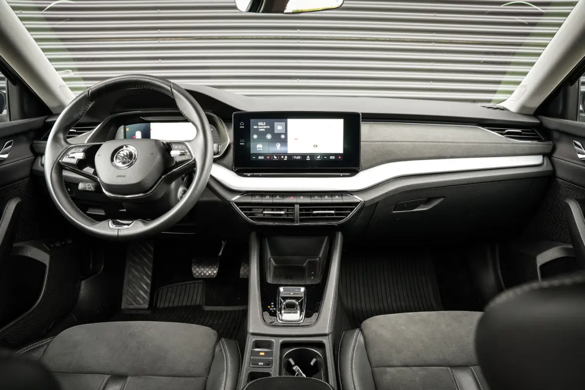 1.4 TSI IV First Edition | ACC | CarPlay | Clima | Navi | Standkachel | Head-up | Metallic |
