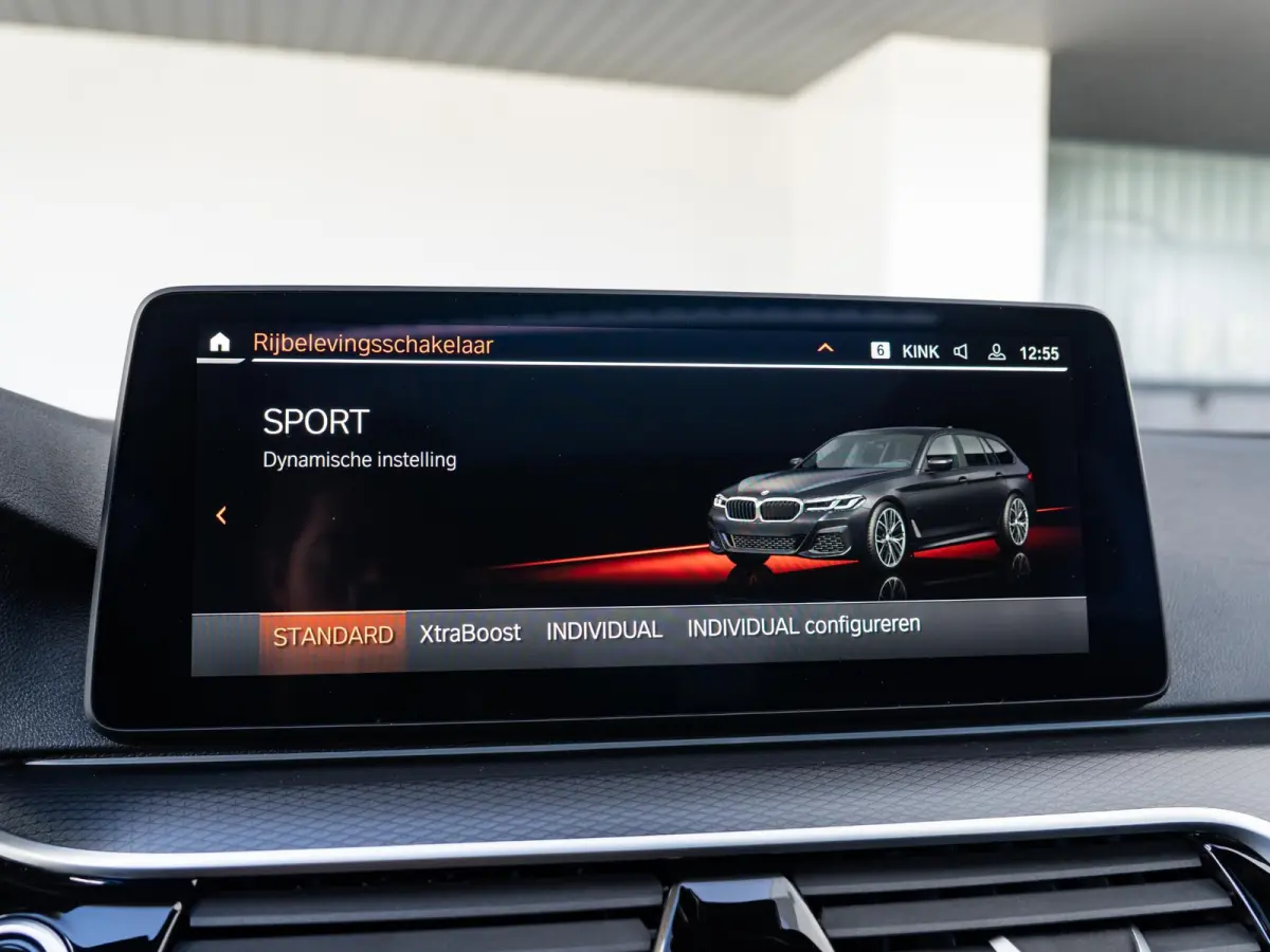 530e Toruing | M Sportpakket | Comfort Access | Driving Assistant Professional | Head Up Display | Panoramadak | Achteruitrijcamera | 18 inch