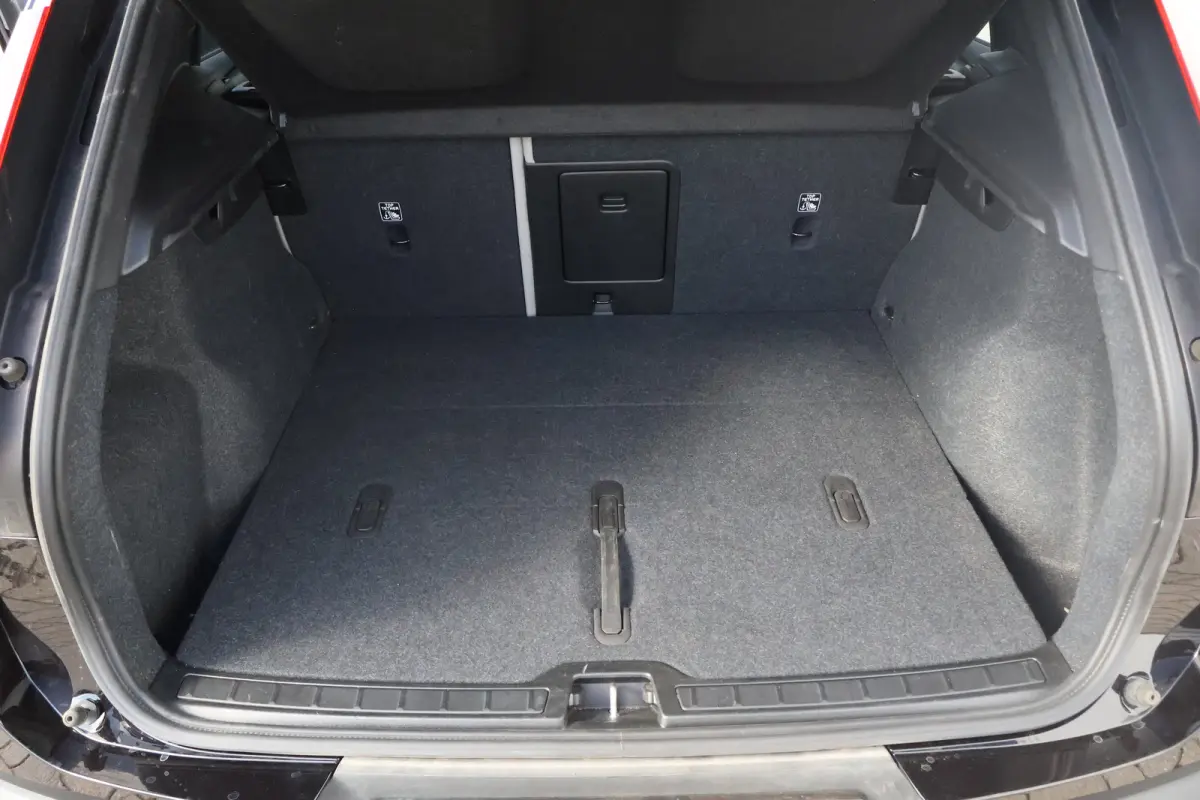Single Motor Extended Range Plus 82 kWh Black Edition | Tailord Wool | UNIEK! | 20'' | All-Season