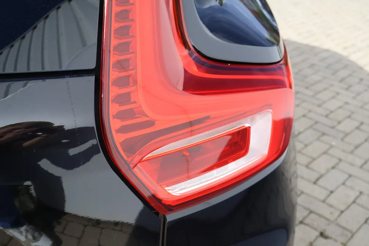 Single Motor Extended Range Plus 82 kWh Black Edition | Tailord Wool | UNIEK! | 20'' | All-Season