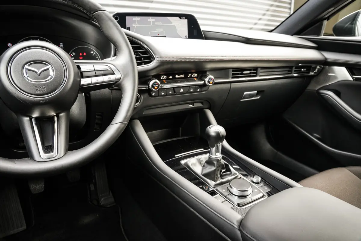 2.0 e-SkyActiv-G M Hybrid 122 Luxury | Bose | ACC | Clima | Camera | Navi | Metallic | Stoelverw. |
