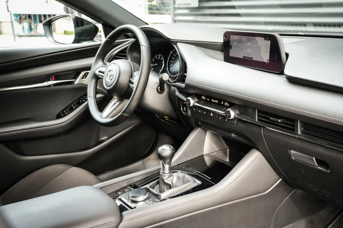 2.0 e-SkyActiv-G M Hybrid 122 Luxury | Bose | ACC | Clima | Camera | Navi | Metallic | Stoelverw. |