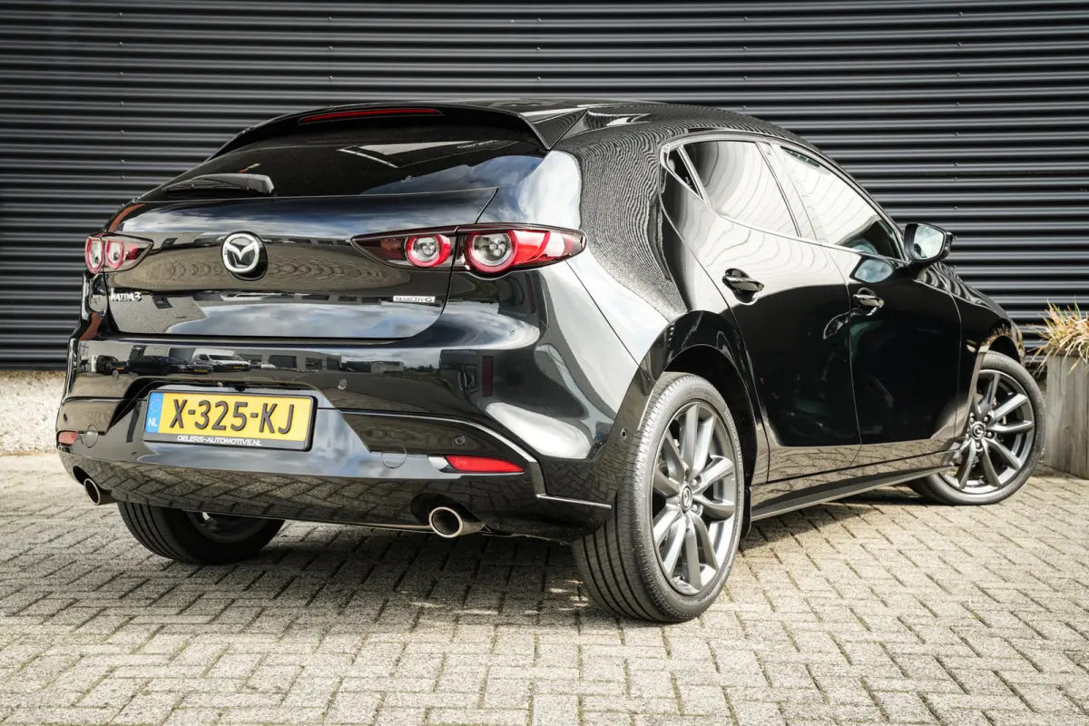 2.0 e-SkyActiv-G M Hybrid 122 Luxury | Bose | ACC | Clima | Camera | Navi | Metallic | Stoelverw. |