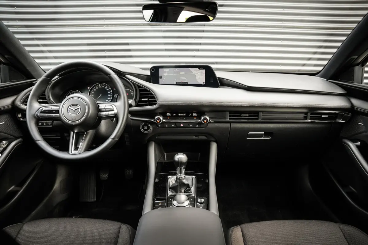 2.0 e-SkyActiv-G M Hybrid 122 Luxury | Bose | ACC | Clima | Camera | Navi | Metallic | Stoelverw. |