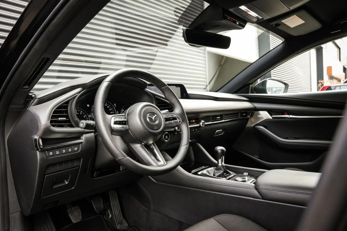 2.0 e-SkyActiv-G M Hybrid 122 Luxury | Bose | ACC | Clima | Camera | Navi | Metallic | Stoelverw. |