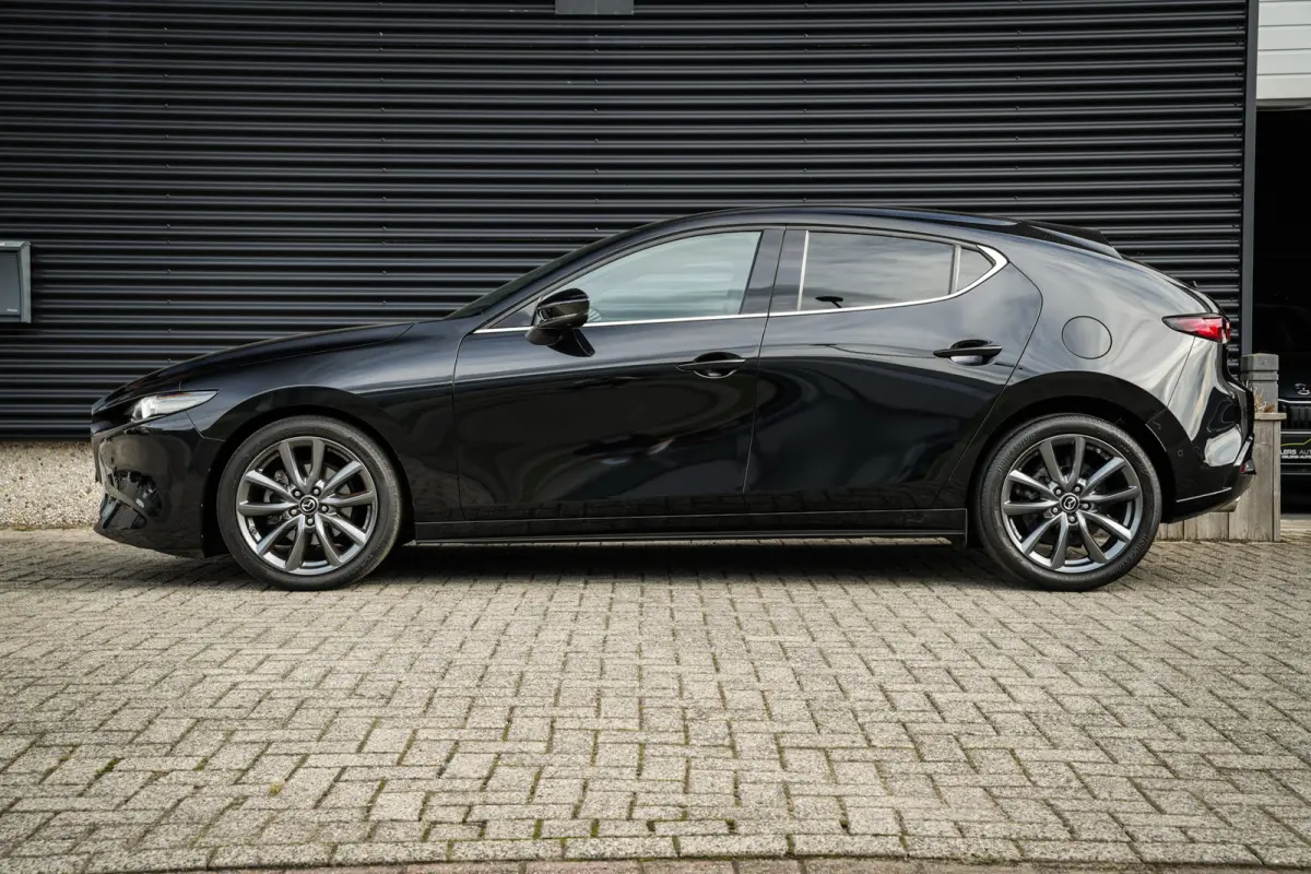 2.0 e-SkyActiv-G M Hybrid 122 Luxury | Bose | ACC | Clima | Camera | Navi | Metallic | Stoelverw. |