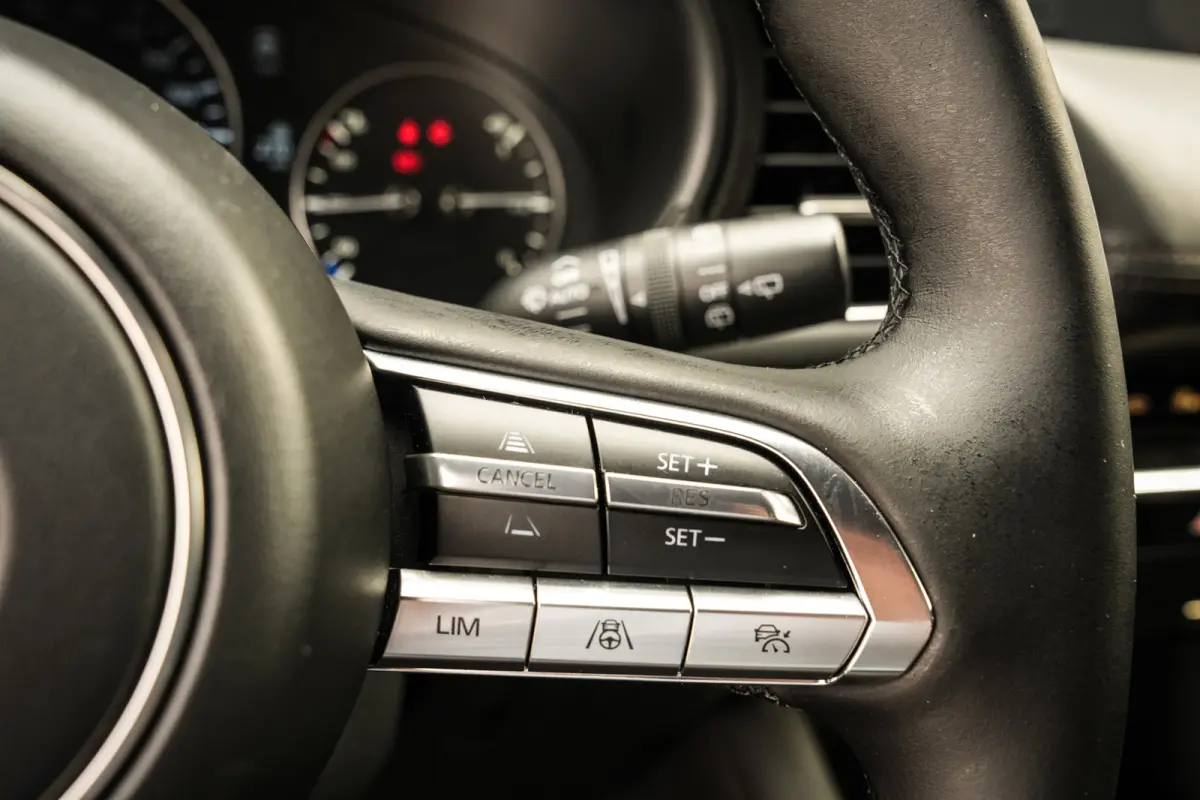 2.0 e-SkyActiv-G M Hybrid 122 Luxury | Bose | ACC | Clima | Camera | Navi | Metallic | Stoelverw. |