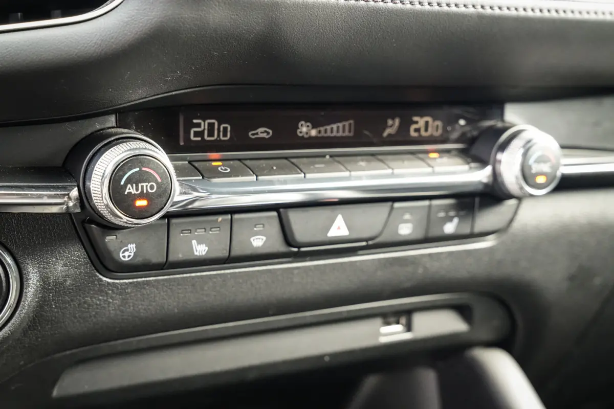 2.0 e-SkyActiv-G M Hybrid 122 Luxury | Bose | ACC | Clima | Camera | Navi | Metallic | Stoelverw. |