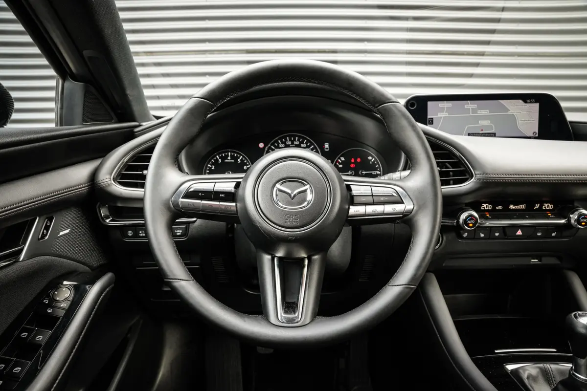 2.0 e-SkyActiv-G M Hybrid 122 Luxury | Bose | ACC | Clima | Camera | Navi | Metallic | Stoelverw. |