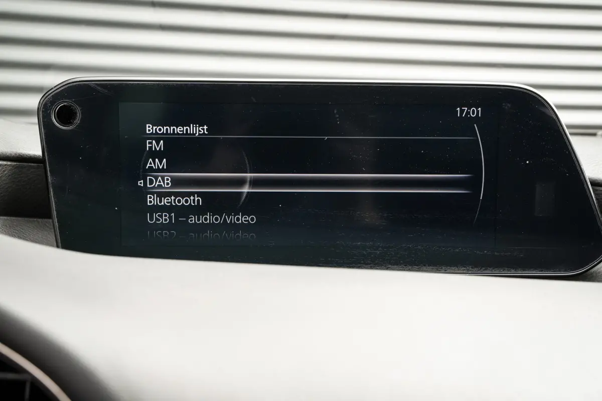 2.0 e-SkyActiv-G M Hybrid 122 Luxury | Bose | ACC | Clima | Camera | Navi | Metallic | Stoelverw. |