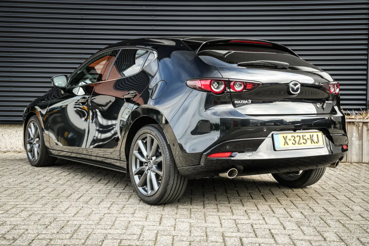 2.0 e-SkyActiv-G M Hybrid 122 Luxury | Bose | ACC | Clima | Camera | Navi | Metallic | Stoelverw. |