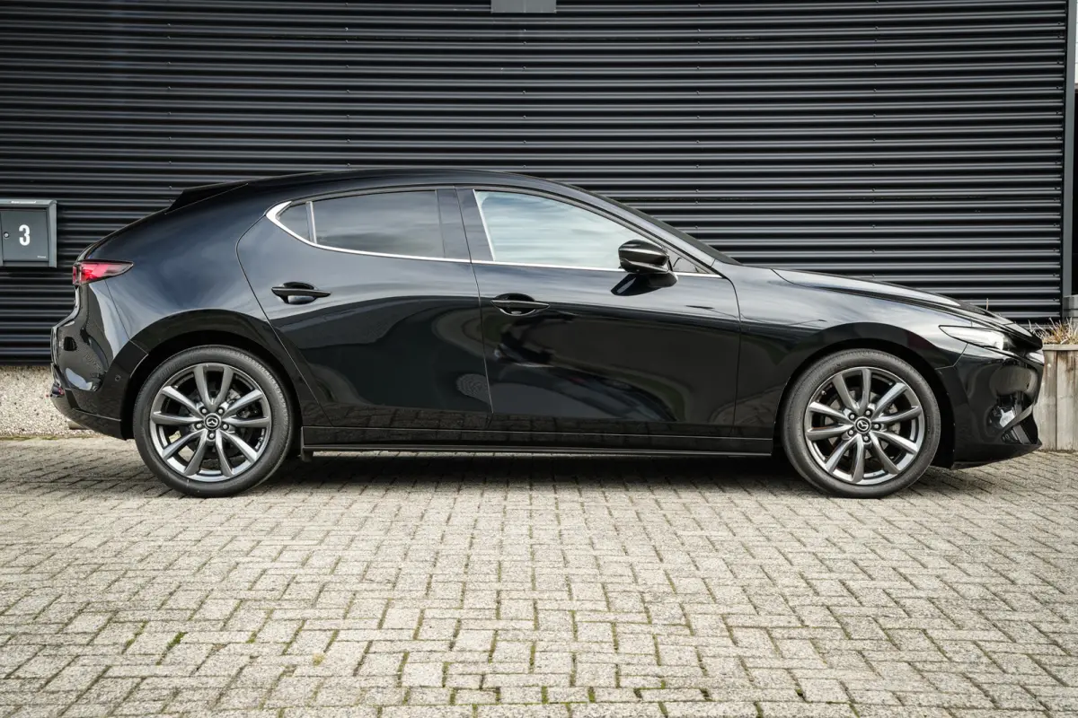 2.0 e-SkyActiv-G M Hybrid 122 Luxury | Bose | ACC | Clima | Camera | Navi | Metallic | Stoelverw. |
