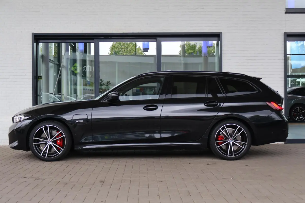 330e xDrive | M Sport | Harman Kardon | SOH 90,4% | Panorama Dak | Trekhaak