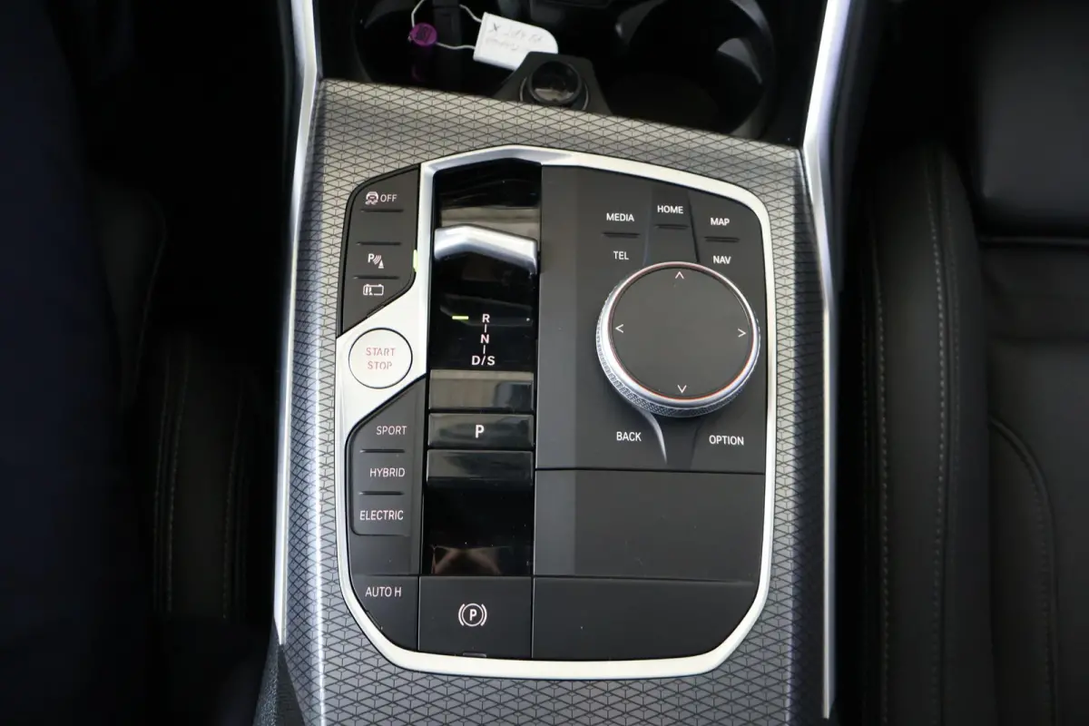 330e xDrive | M Sport | Harman Kardon | SOH 90,4% | Panorama Dak | Trekhaak