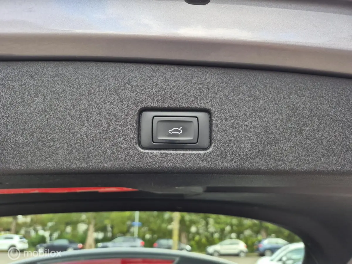 35 LAUNCH EDITION ADVANCED 55 kWh • 1E EIGENAAR •