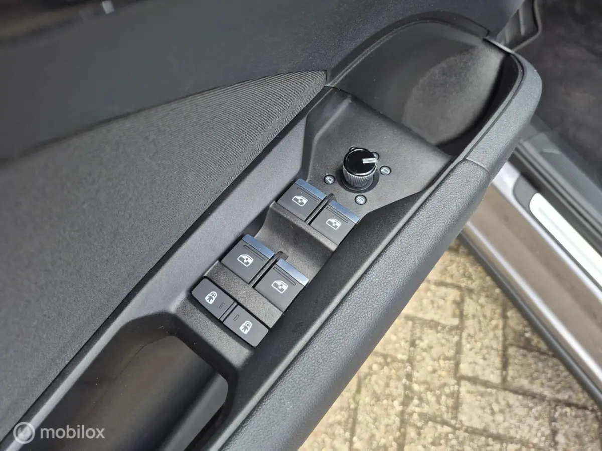 35 LAUNCH EDITION ADVANCED 55 kWh • 1E EIGENAAR •