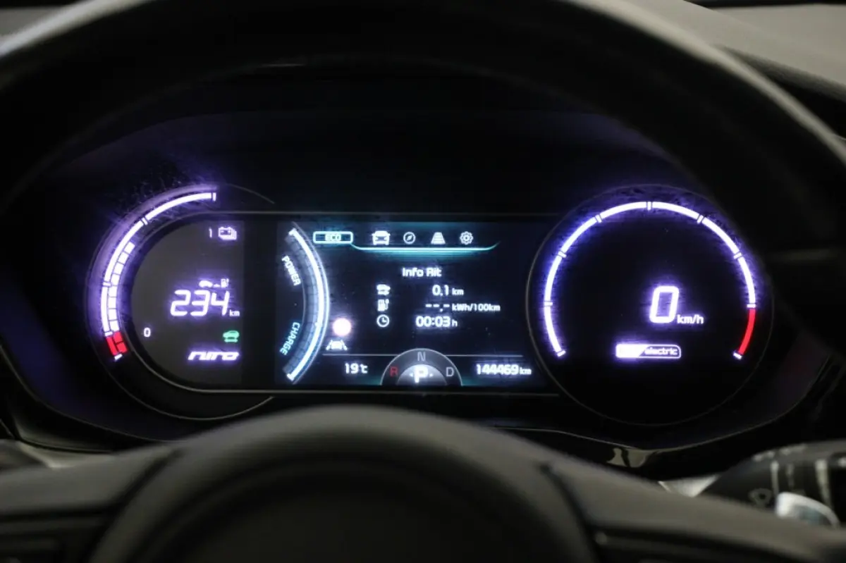 E-Niro DynamicLine 64 kWh - Carplay, Stoelverw. Trekhaak, SOH 99%
