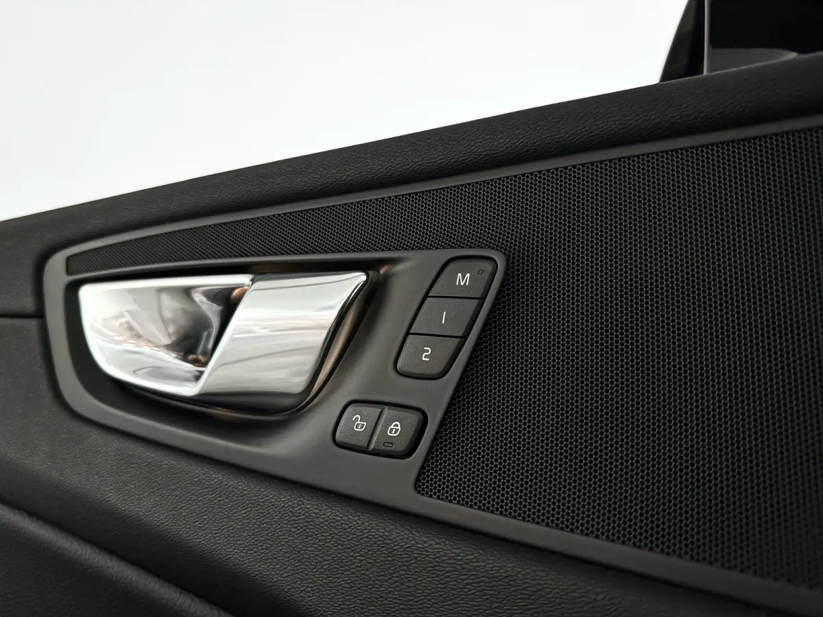 T5 Momentum | Parkeercamera | Stoelverwarming | Leder | Trekhaak