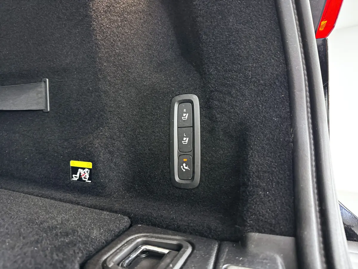 T5 Momentum | Parkeercamera | Stoelverwarming | Leder | Trekhaak