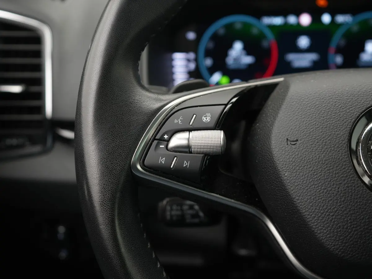 1.5 TSI ACT Business Edition | AUTOMATISCHE AIRCO | APPLE/ANDROID CARPLAY | LED VERLICHTING | ADAPTIEF CRUISE CONTROL | 12 MAANDEN BOVAG GARANTIE