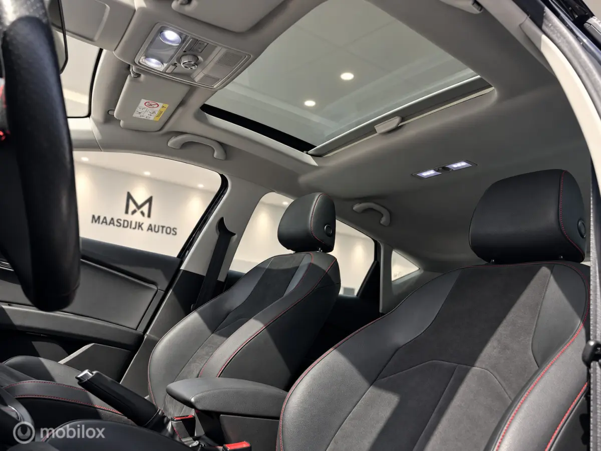 1.8 TSI FR PANO PDC CAMERA CARPLAY SEAT SOUND