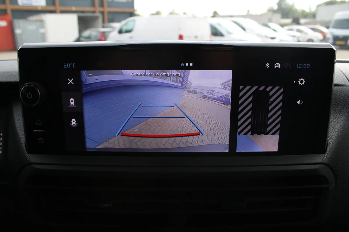 8 JAAR GARANTIE | CAMERA | 10" SCHERM + DRAADLOOS CARPLAY + NAVI | BETONPLEX LAADVLOER | 10" digitaal kleuren instrumentenpaneel | Airco | Cruise control