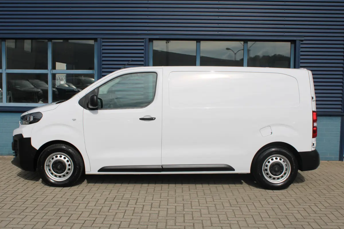 8 JAAR GARANTIE | CAMERA | 10" SCHERM + DRAADLOOS CARPLAY + NAVI | BETONPLEX LAADVLOER | 10" digitaal kleuren instrumentenpaneel | Airco | Cruise control