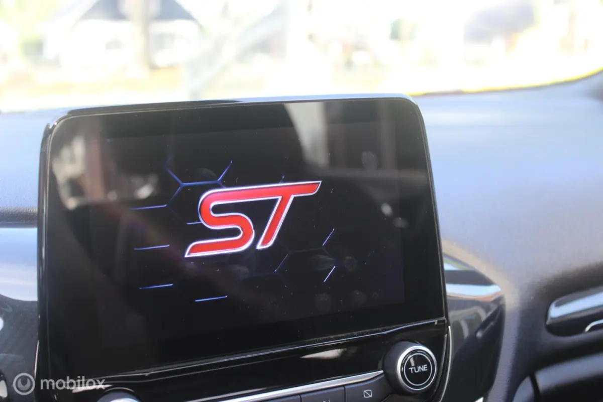 1.5 EcoBoost ST-3, 200pk, launch control, NAP
