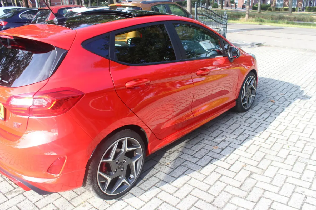 1.5 EcoBoost ST-3, 200pk, launch control, NAP