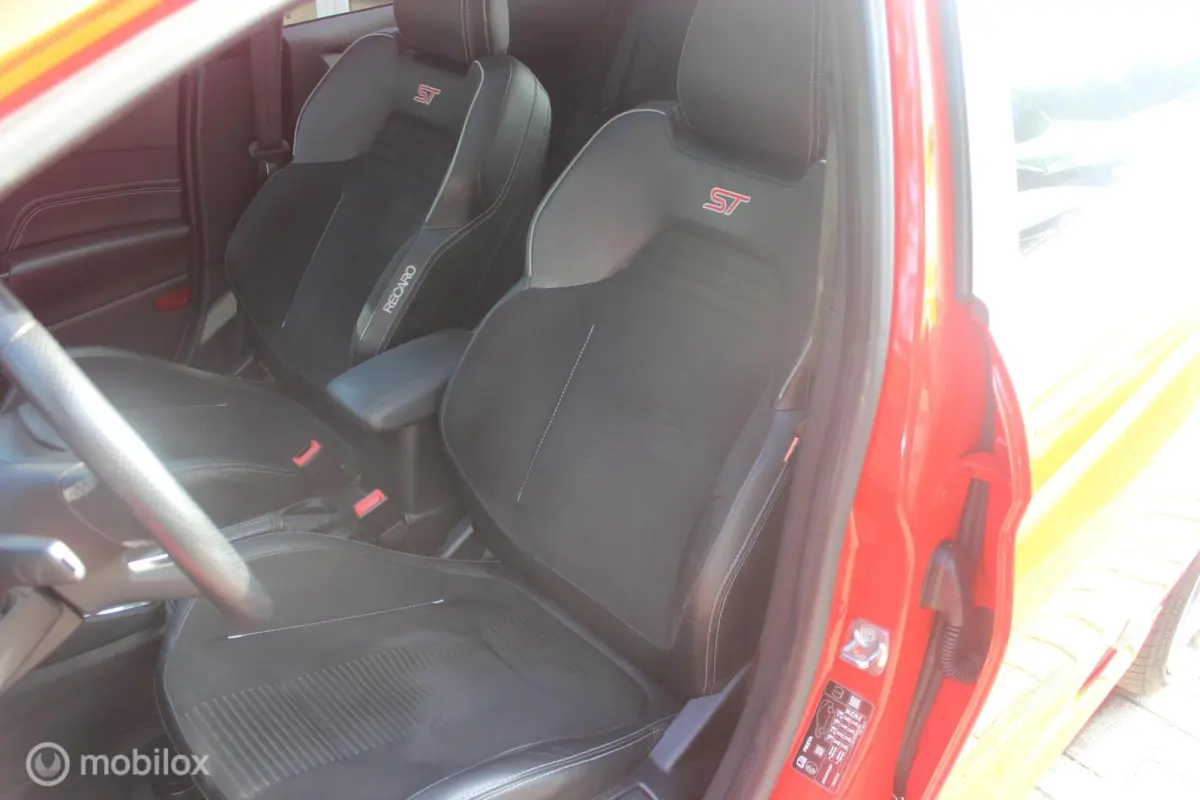 1.5 EcoBoost ST-3, 200pk, launch control, NAP