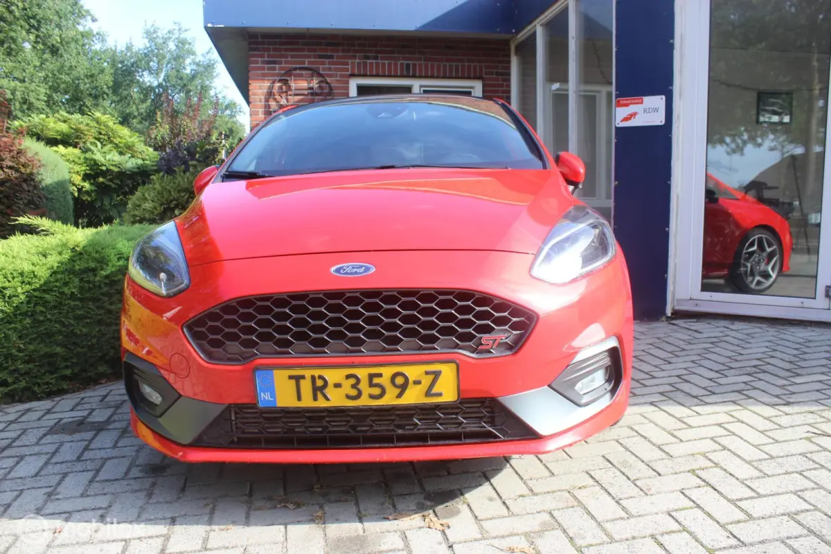 1.5 EcoBoost ST-3, 200pk, launch control, NAP