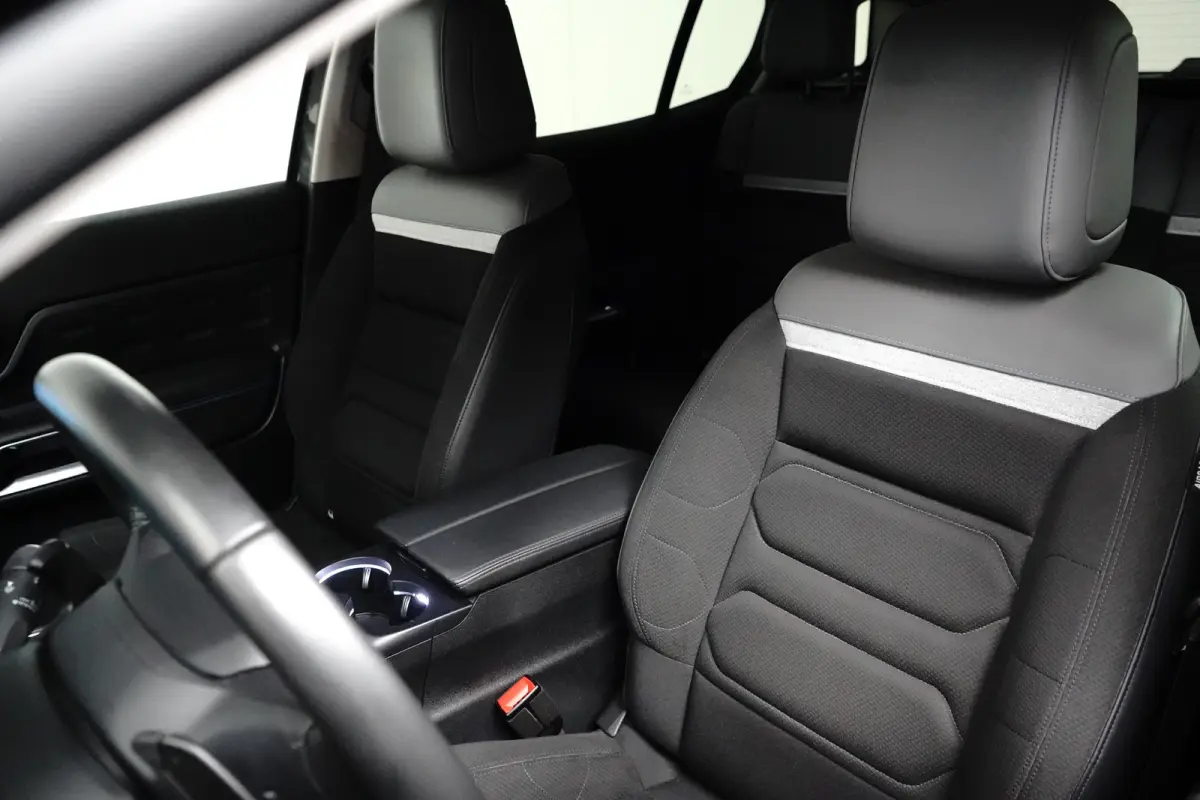 1.6 Plug-in Hybrid 225 Business Plus | Apple Carplay / Android Auto | Navigatie | Achteruitrij Camera | Climate Control | Achteruitrijcamera | Airco (automatisch) | Apple Carplay/Android Aut