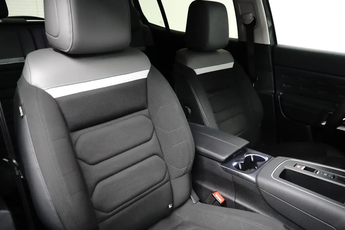 1.6 Plug-in Hybrid 225 Business Plus | Navigatie | Camera | Climate Control | Achteruitrijcamera | Airco (automatisch) | Apple Carplay/Android Auto|telefoonintegratie premium
