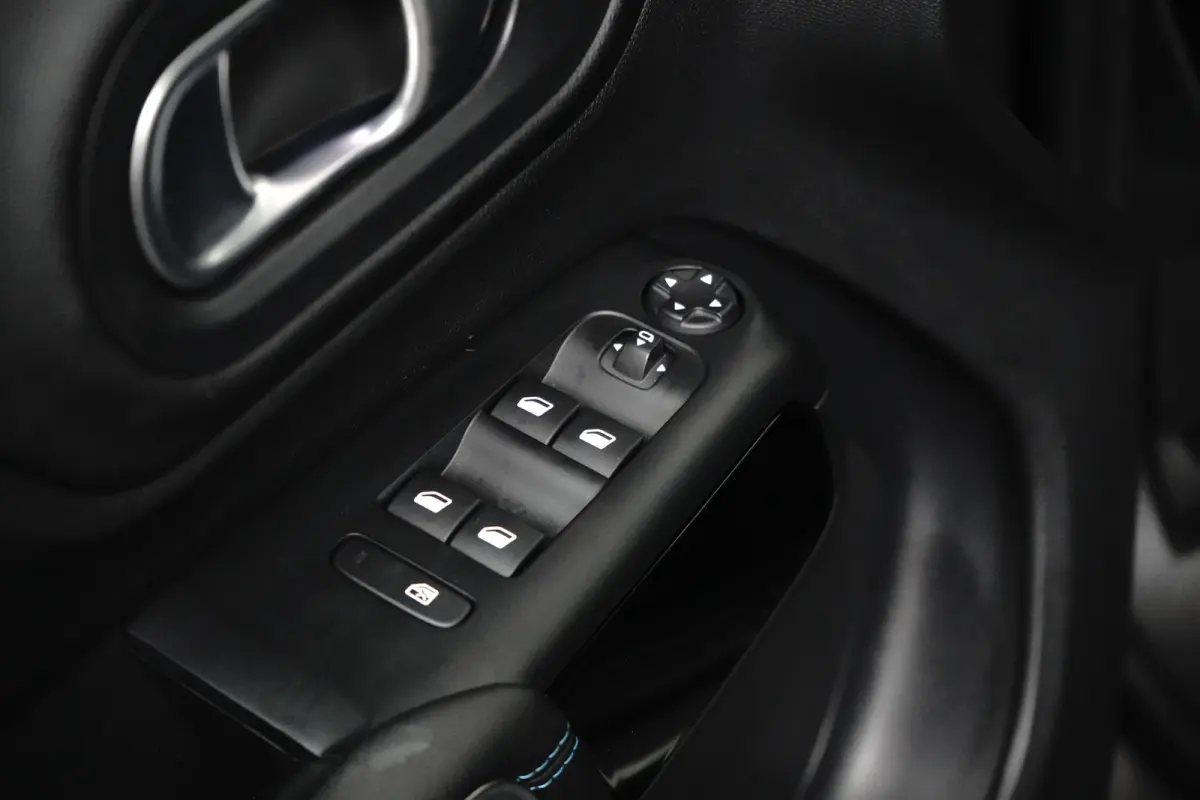 1.6 Plug-in Hybrid 225 Business Plus | Apple Carplay / Android Auto | Navigatie | Achteruitrij Camera | Climate Control | Achteruitrijcamera | Airco (automatisch) | Apple Carplay/Android Aut