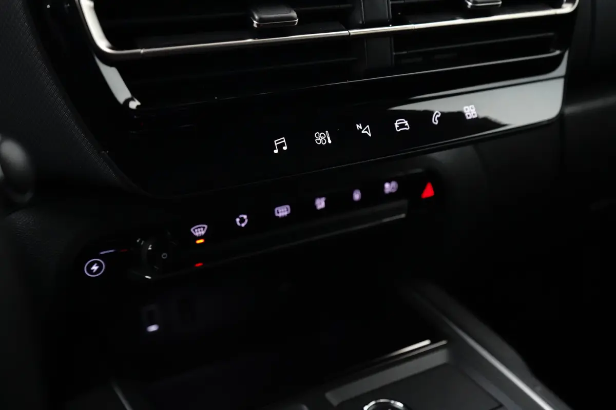 1.6 Plug-in Hybrid 225 Business Plus | Apple Carplay / Android Auto | Navigatie | Achteruitrij Camera | Climate Control | Achteruitrijcamera | Airco (automatisch) | Apple Carplay/Android Aut