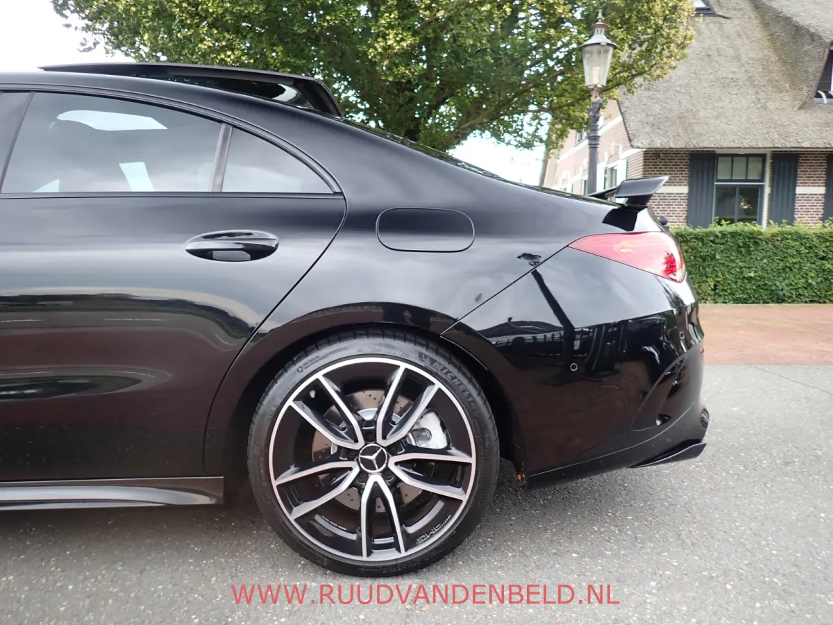 AMG 35 4MATIC Coupé / SFEERVERLICHTING / HEAD-UP / BURMESTER / CARPLAY / CAMERA
