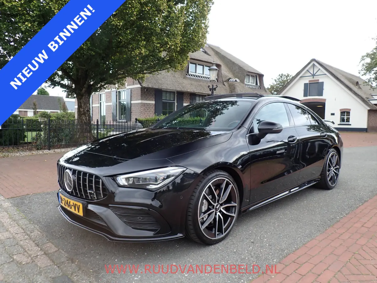 AMG 35 4MATIC Coupé / SFEERVERLICHTING / HEAD-UP / BURMESTER / CARPLAY / CAMERA