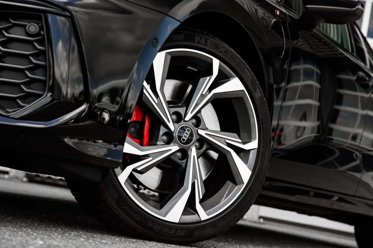 45 TFSI e S edition Competition | Panoramadak | Camera | Trekhaak | Stoelverwarming | 19" | | Achteruitrijcamera standaard | Alarm klasse 1(startblokkering) | Apple Carplay/Android Auto|tele