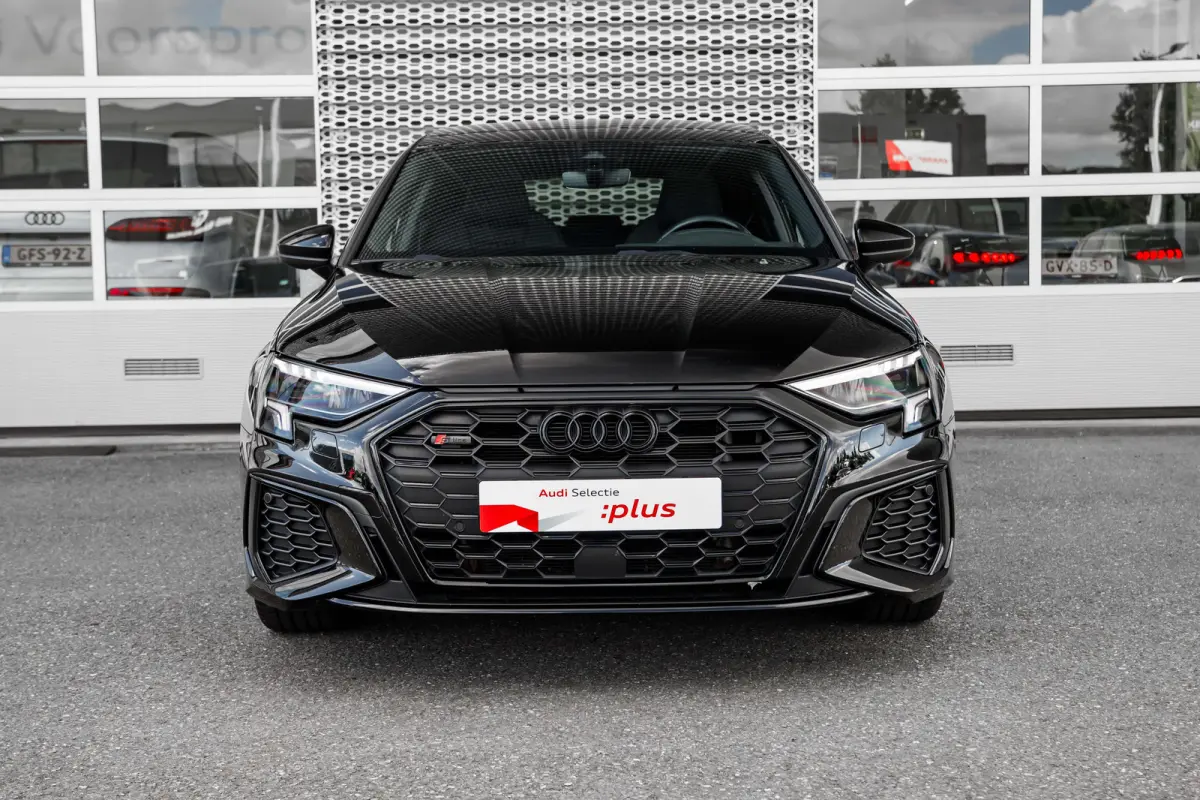 45 TFSI e S edition Competition | Panoramadak | Camera | Trekhaak | Stoelverwarming | 19" | | Achteruitrijcamera standaard | Alarm klasse 1(startblokkering) | Apple Carplay/Android Auto|tele